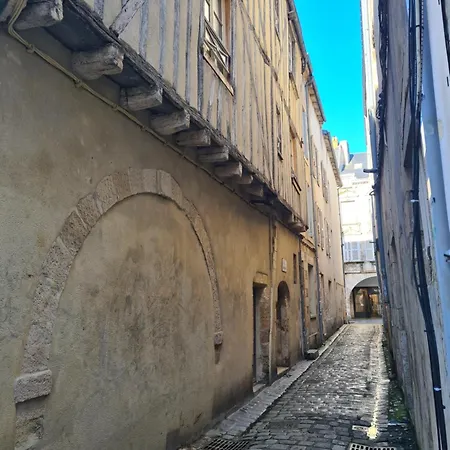 Demain L'ocean Hyper-centre La Rochelle - Menage, Draps Et Serviettes Optionnels Non Compris Dans Le Prix Affiche